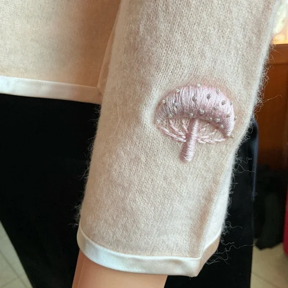 Very Rare vintage bed sweater